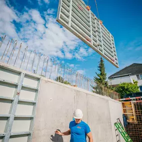 Willkommen bei Kilcher Bauunternehmung! Wir sind Ihr zuverlässiger Partner für Bauvorhaben aller Art. Mit jahrzehntelanger Erfahrung und einem engagierten Team von Experten stehen wir Ihnen bei der Realisierung Ihrer Bauprojekte zur Seite.

Als Bauunternehmung legen wir größten Wert auf Qualität, Effizienz und Kundenzufriedenheit. Unser erfahrenes Team arbeitet mit höchster Präzision und Professionalität, um Ihre Visionen in die Realität umzusetzen. Egal, ob es um Neubauten, Umbauten, Renovierun