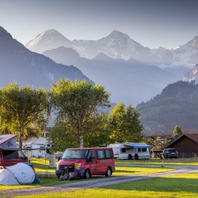 Campieren in Unterseen JungfrauCamp Interlaken
