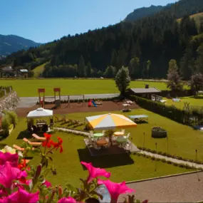 Gartenlandschaft des Hotel Austria in Saalbach