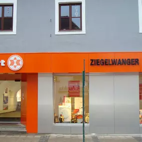 Expert Ziegelwanger Elektrofachhandel - Aussenansicht