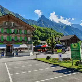 Restaurant mit grossem Parkplatz, Gasthof zur Linde Gündlischwand