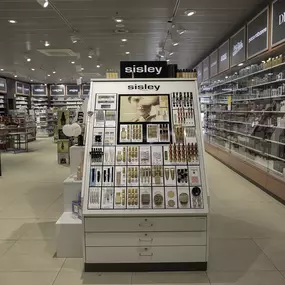 sisley-produits-pharmacie-sun-store-sierre-manor