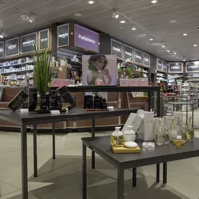 parfumerie-produits-pharmacie-sun-store-sierre-manor