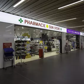 entree-pharmacie-sun-store-martigny-manoir