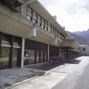 interieur-de-la-pharmacie-sun-store-martigny-manoir