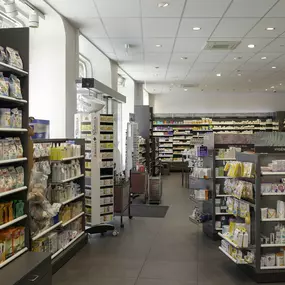 intérieur-de-la-pharmacie-amavita-plainpalais