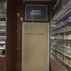 espace-conseil-pharmacie-sun-store-martigny-cristal