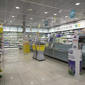 caissier-pharmacie-sun-store-martigny-cristal