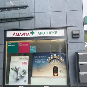 fenster-amavita-apotheke-unterägeri