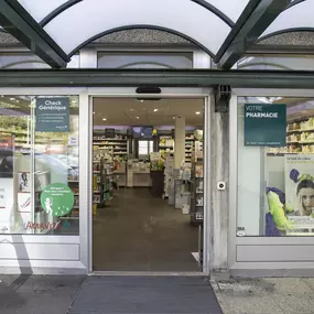 entrée-pharmacie-amavita-du-grand-pré