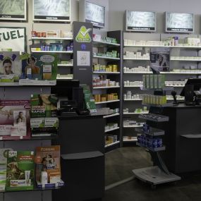 Pharmacie-Amavita-Carl-Vogt-caissier