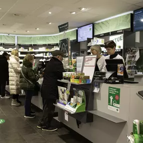 comptoir-de-caisse-pharmacie-amavita-tripet