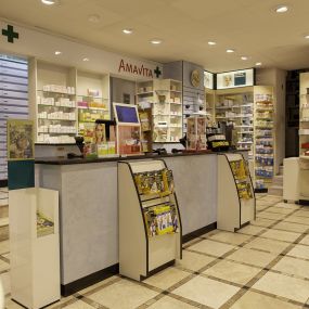 cassiere-farmacia-amavita-centro-ascona