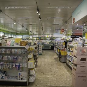 intérieur-de-la-pharmacie-sun-store-lausanne-bergières