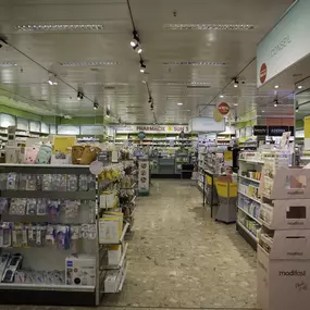 intérieur-de-la-pharmacie-sun-store-lausanne-bergières