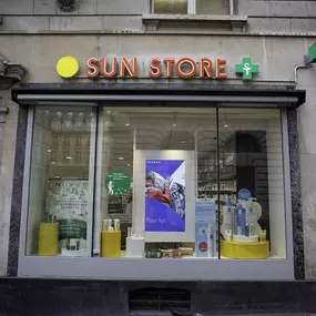 fenêtre-pharmacie-sun-store-neuchâtel