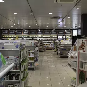 interieur-de-la-pharmacie-sun-store-petit-lancy