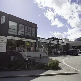 batiment-pharmacie-sun-store-conthey-bassin