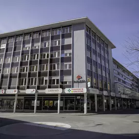 batiment-de-la-pharmacie-sun-store-sion-midi