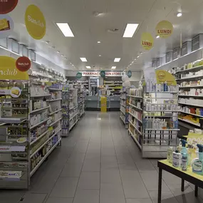 interieur-de-la-pharmacie-sun-store-sion-midi