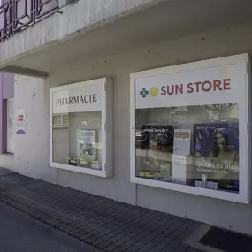 fenetre-pharmacie-sun-store-ardon