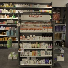 Pharmacie-Amavita-Burgener-intérieur