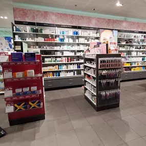 pflegeprodukte-amavita-apotheke-löwencenter