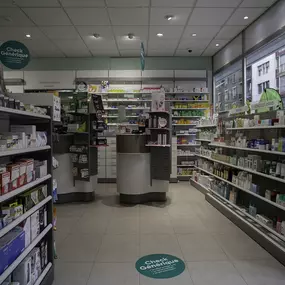 interieur-de-la-pharmacie-sun-store-geneve-wilson