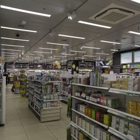 interieur-de-la-pharmacie-sun-store-yverdon