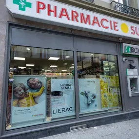 fenêtre-pharmacie-sun-store-lausanne-riponne