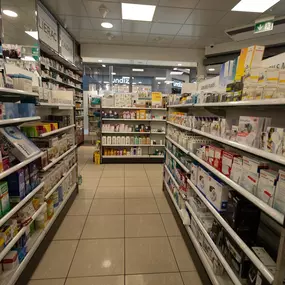 intérieur-de-la-pharmacie-sun-store-lausanne-riponne