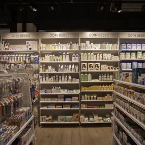 coin-bebes-produits-de-soins-pharmacie-sun-store-chene-bourg-ceva