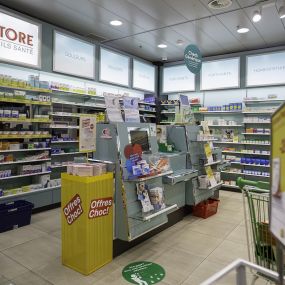 comptoir-de-caisse-pharmacie-sun-store-montagny