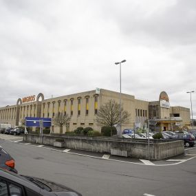 batiment-de-la-pharmacie-sun-store-montagny