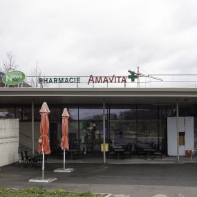Pharmacie-Amavita-Portes-Rouges-extérieur