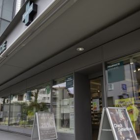 Pharmacie-Amavita-Beauregard-entrée