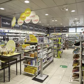 interieur-pharmacie-sun-store-orbe