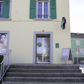 entrée-pharmacie-amavita-chavornay