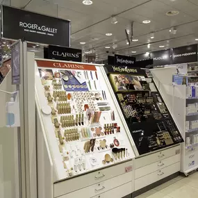 clarins-produits-pharmacie-sun-store-geneve-aeroport