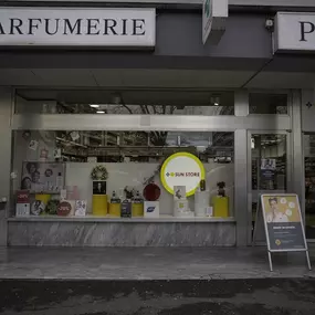 fenetre-pharmacie-sun-store-geneve-lyon