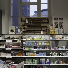 hygieneprodukte-amavita-apotheke-im-bahnhof-thun