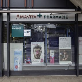 en-dehors-de-la-pharmacie-amavita-cortot