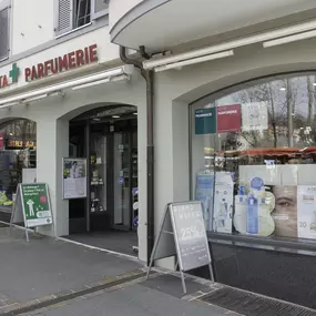 extérieur-de-la-pharmacie-amavita-pulliéran