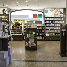 intérieur-de-la-pharmacie-amavita-pulliérane