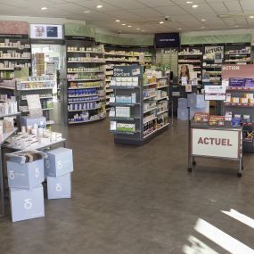 intérieur-pharmacie-amavita-croisettes
