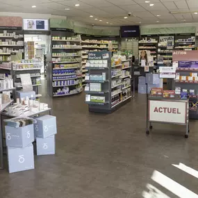 intérieur-pharmacie-amavita-croisettes