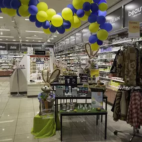 interieur-de-la-pharmacie-sun-store-bulle-coop