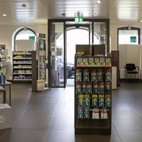 intérieur-pharmacie-amavita-chêne-bourg