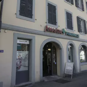 extérieur-pharmacie-amavita-chêne-bourg