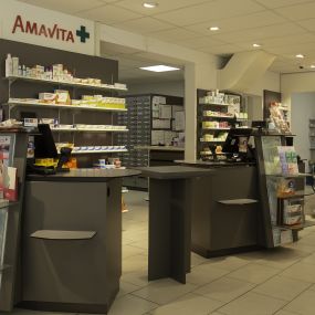 Pharmacie-Amavita-Courtepin-caissier
